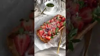 Strawberry Waffle |ASMR | Hope's World of Art | #streetfood #shorts #waffles #wafflelovers #shorts