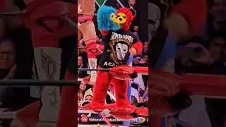 Kemalito le quita la m&aacute;scara a KEMONITO en la Arena M&eacute;xico