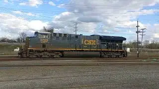 CSX ET44AH #3269 starting up.