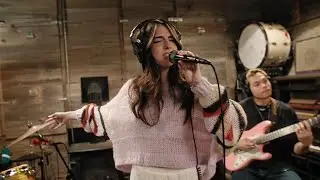 Габриэла Би &mdash; &laquo;A Minute or Two&raquo; &mdash; записано в студии Dream House Studios