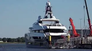 Super Yacht 