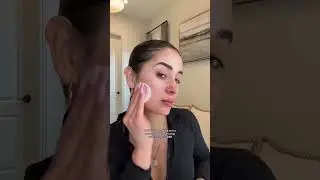 How do our AHA/BHA Swipes help with ACNE? 👇️⁠⁠✨️