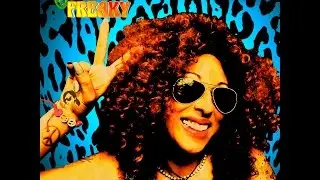 Esther Filly - FREAKY (Official Video)