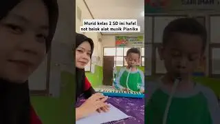 Murid kelas 2 SD ini sudah hafal not balok nada alat musik Pianika