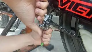 Cara potong rantai motor dengan chain cutter. MUDAH!