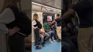 ВОТ ЭТО МОЛОДЕЦ/ПРАНК В МЕТРО #метро #пранк