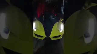 la Ferrari 458 customis&eacute;e de samuel eto'o qui sort du container.
