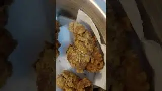 Chess Master's Secret Recipe: Crispy Chicken 🍗