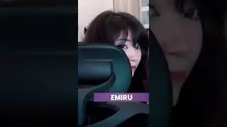 EMIRU CRASHES AND BREAKS HER MIC STAND LOL!!!!!??? | TWITCH JUST CHATTING #Shorts
