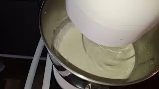 How to make Quick and easy stabilized whipped cream frosting 