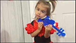 3 YEAR OLD'S FIRST SUZUKI VIOLIN LESSON