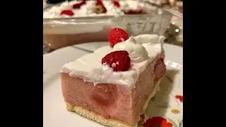 Kolač sa keksom, jagodama i pudingom, Cake with graham crackers, strawberries and pudding,