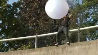 The chewing gum and helium experiment @ www.bloglife.gr