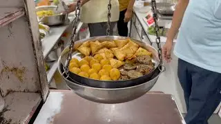 Famous Lift Wali Farsan Shop in Surat | Banana Methi Pakora | Indian Street Food