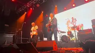 Rise Against &ndash; &ldquo;Prayer of the Refugee&rdquo; (Acoustic) | Live at First Avenue &ndash; Front Row
