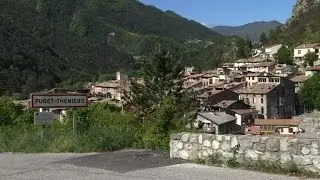 Picture-postcard Provence village turning to the far-right