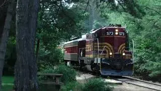 Railfanning the Conway Scenic Railroad #3 with Gp-38# 252 Breaking Down