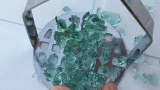 ESMAGANDO MUITAS BOLINHAS DE GEL (ORBEEZ). MUITO SATISFAT&Oacute;RIO!! - Velhote