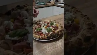Impasto diretto 🍕 - 70% idratazione 💧crudo di Parma e bufala! #pizza #foodporn #pizzalover