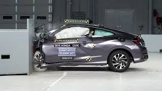 2016 Honda Civic 2-door driver-side small overlap IIHS crash test