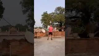 WORLD RECORD OF FOOTBALL LOPPER HEAD WITH KNEE.