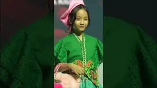 𝐸𝓋𝑜𝓁𝑒𝓉𝓉𝑒 𝓌𝒶𝓁𝓀𝒾𝓃𝑔 𝒻𝑜𝓇 Roemah Kebaya Vielga. Jakarta Fashion Trend 2023 #runway
