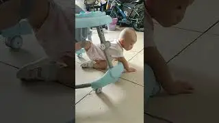 The walker can no longer trap him. #Cute baby#Cute baby funny daily life