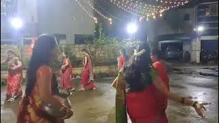  माझ्या डोईवर भरली घागर ही