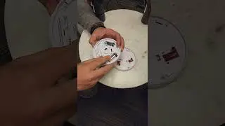 How to change batteries in a 2gig Glassbreak Detector