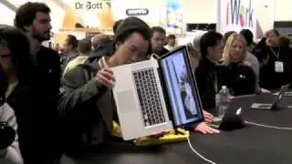 Apple MacBook Pro 17 at Macworld San Francisco 2009