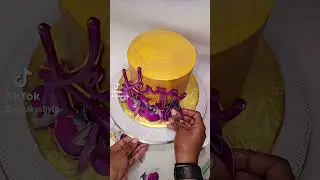 🎨✨ Decorate this purple and gold beauty with me! #shortsfeed #shortsvideo #shorts #cakedecorating