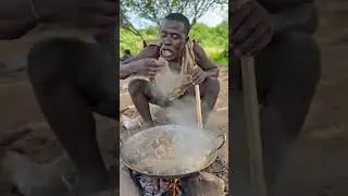 Hadzabe Cooking and Sharing in Quiet Shade #Hadzabe #QuietShade #TribalLife #WildFood #shortsfeed