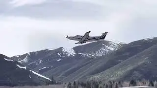 Pilatus PC-12 low departure out of Hailey, ID (KSUN) | Aviator Alex