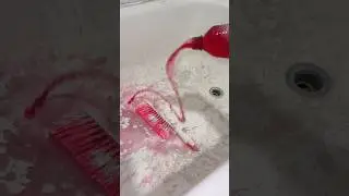 def replacing that moldy caulk #cleanwithme #CleanTok#oddlysatisfying #cleaningasmr #cleaning