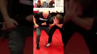 KNIFE DEFENCE TECHNIQUE. #kravmaga#combatives#