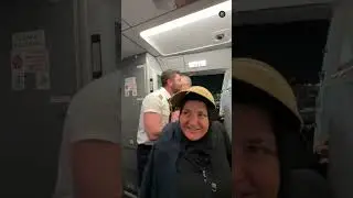 The pilot sees his parents boarding... This moment is everything 💙