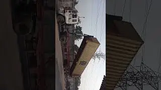 Hydrolic container unloading of Aluminium scrap for recycling 