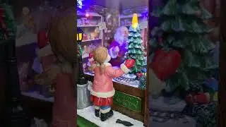 Cracker Barrel musical LED light up santa's toy shop animated rotating tree