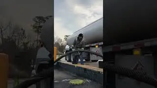 My first delivery as a fuel hauler 👏🏽💪🏽 #trucking #trucker #semi #semitrucks #truckstar #hauler