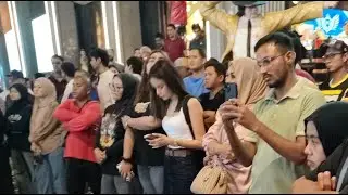 Jomm Masuk Layan Mini Konsert BOB SENTUHAN Di BUKIT BINTANG