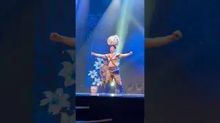 Incredible Balance Act: Turning a Massive Vase on His Head! | Shanghai Circus Branson