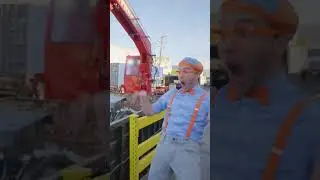 Smash My Trash !!! #garbagetruck #smash #blippi