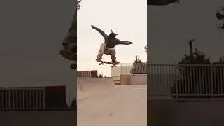 How low can you hold your hands? #skateboarding #skaterkid #shorts
