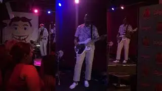 The Docksiders - featuring Dean Bailin - Escape (The Pi&ntilde;a Colada Song)