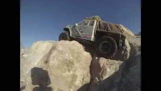 Crawler Teds Garage - A couple trail rigs running gates on the rocks !