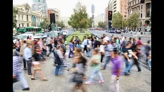 Rauschen einer Menschenmenge - Atmosph&auml;re der Stadt