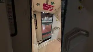 Renfe 599 Media distancia Cerrando puertas en Medina del Campo