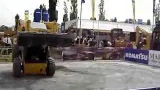 Komatsu SK 815