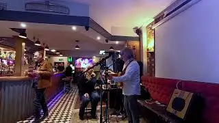Brian Barry - Red Rose Caf&eacute; (Vader Abraham) The Blackhorse 06/10/25