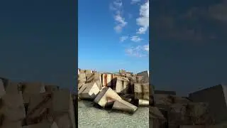 天気の良い海🌊 #healing #beach #waves #海 #sea #blue #block #tetrapod #空 #shorts #oceanwaves #satisfying